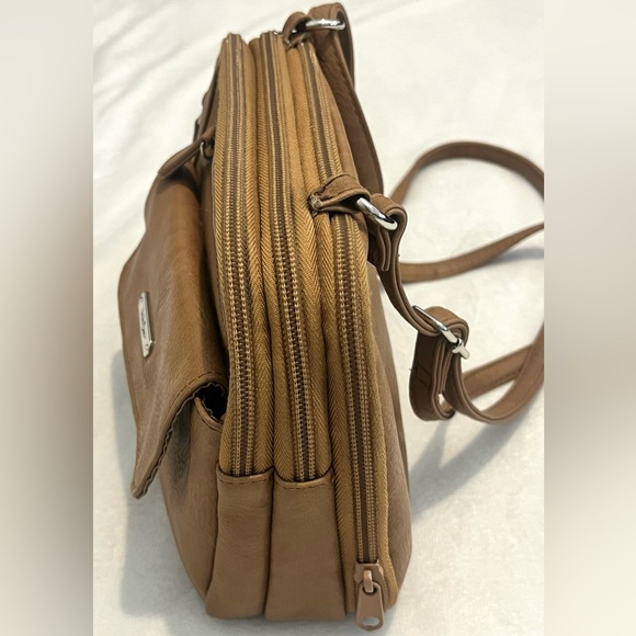 MultiSac Zippy Triple Light Brown Purse Tan Vegan Leather Crossbody Bag - Picture 13 of 16